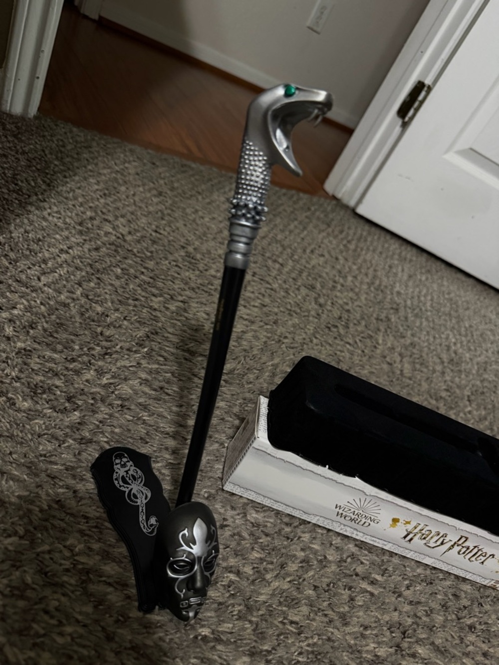 Warner Bros. Harry Potter Gold and Black Wand (blind box) - Picture 2 of 5